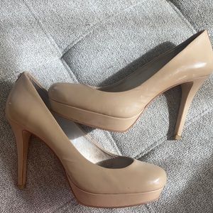 Work Michael Kora nude heels